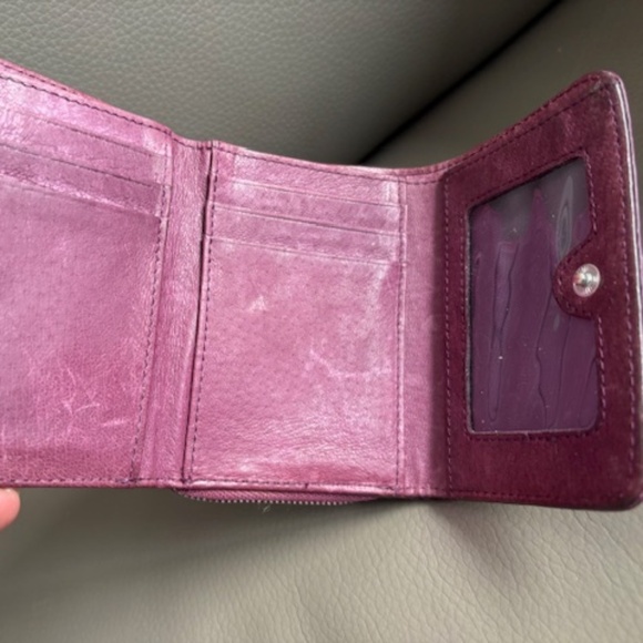 LIEBESKIND Berlin small small wallet embossed metallic burgundy red purple hue - Picture 12 of 16